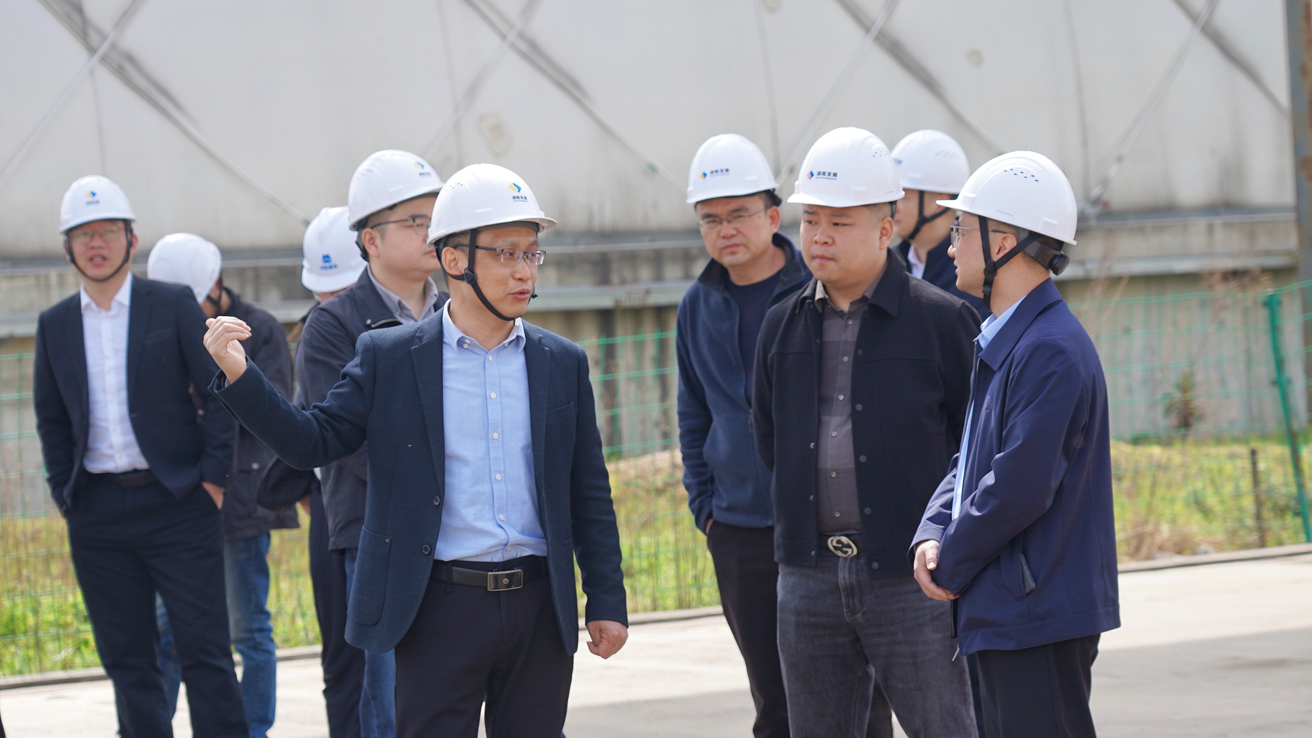沅江市副市長雷亮調(diào)研湖南發(fā)展機(jī)制砂和砂石集散中心項目